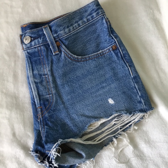 Levi’s 501 Original Short - Picture 4 of 4